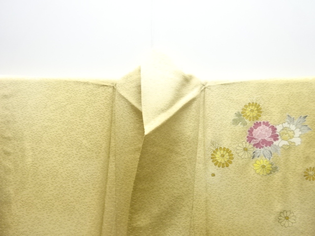  孔雀に菊・牡丹模様刺繍訪問着